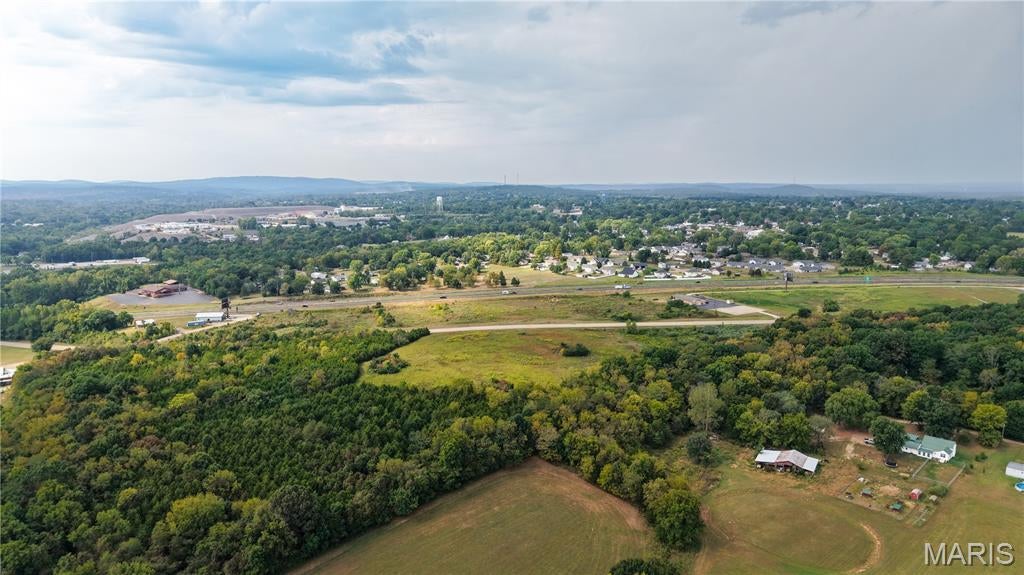 Excellent 42 acre commercial/investment opportunity with nearly 1000ft of highway frontage on Highway 67 in Desloge, MO! Easily accessible and ideally positioned for a variety of business or investment uses. This versatile property offers prime visibility, accessibility, and plenty of room for growth. A great chance for investors, developers, or businesses looking for a strategic location with significant highway exposure. This property offers 8 acres of direct highway frontage that is mostly cleared, and an additional 34 acres that is 50/50.
Bring your vision and take advantage of this exceptional property!