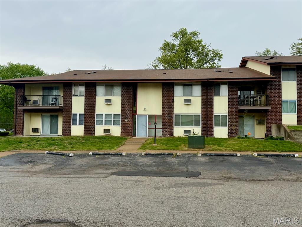 Hazelcrest Condo - Residential