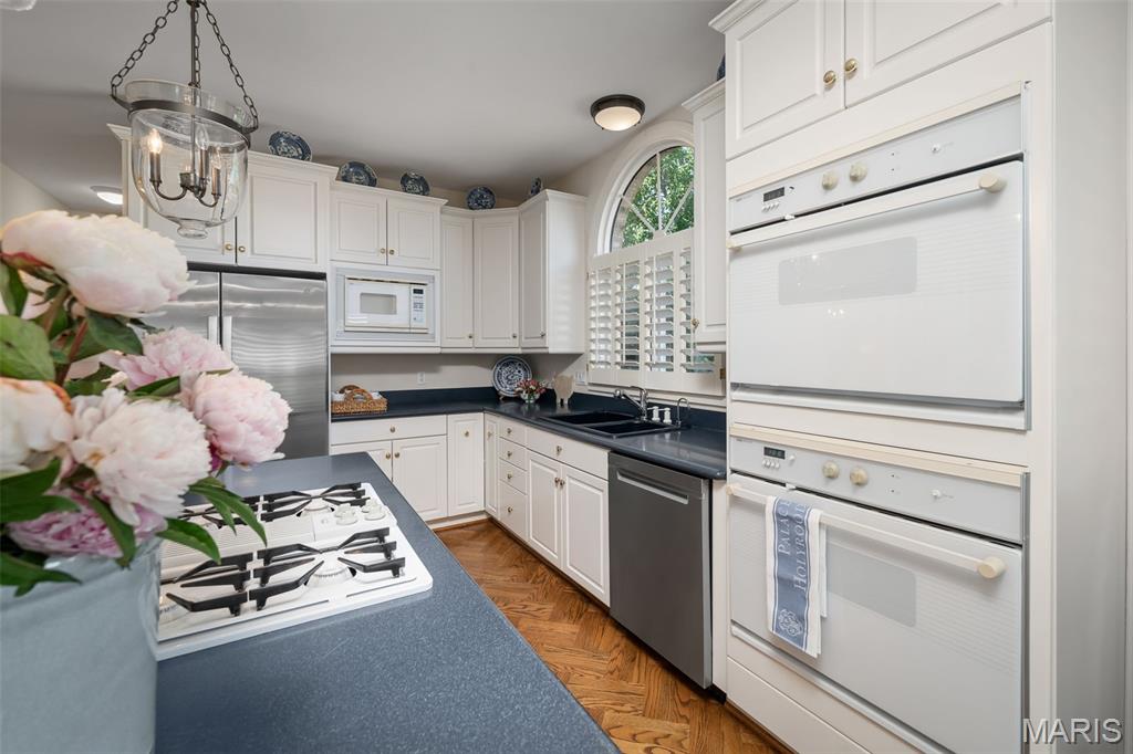 Oaktree Estates Condo Xviii - Residential