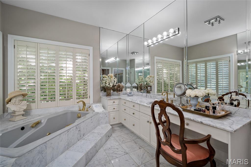 Oaktree Estates Condo Xviii - Residential