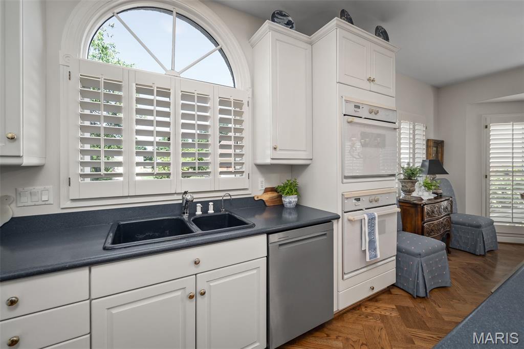 Oaktree Estates Condo Xviii - Residential
