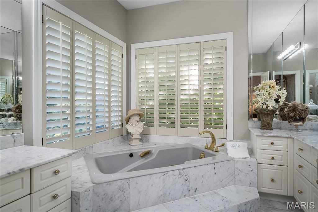 Oaktree Estates Condo Xviii - Residential