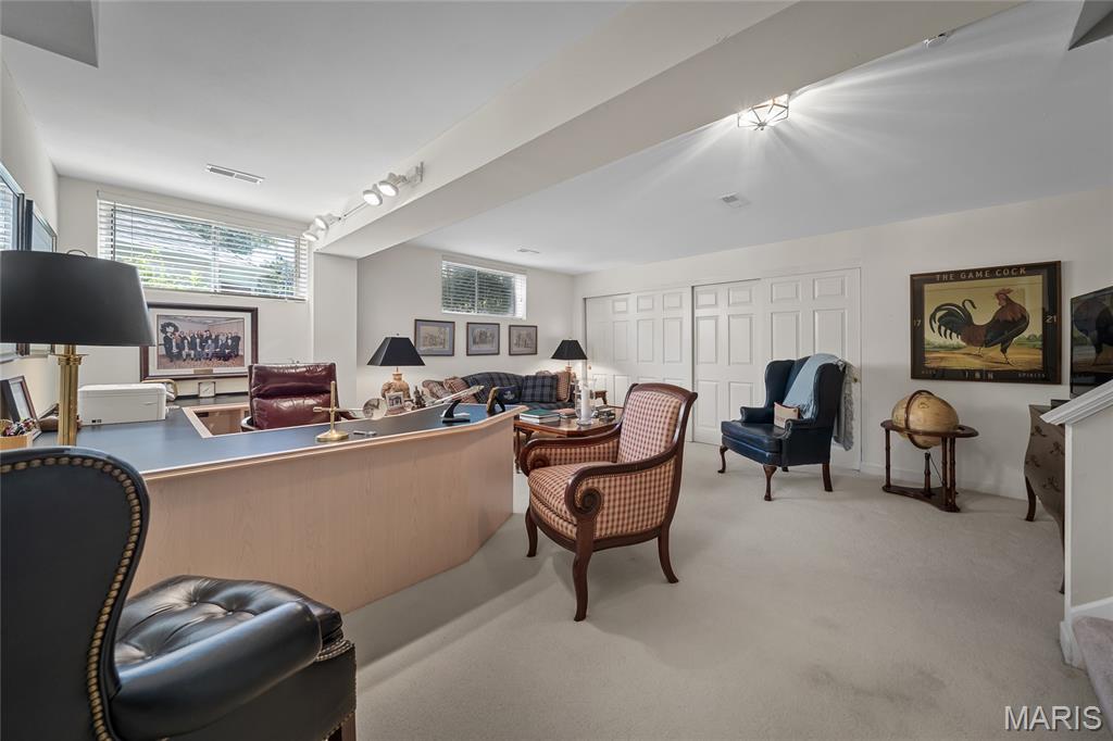 Oaktree Estates Condo Xviii - Residential