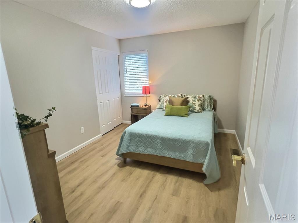 Country Crossing Manor - Residential
