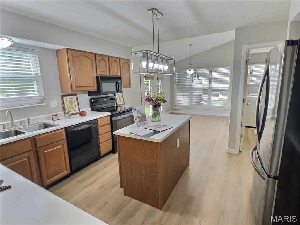Country Crossing Manor - Residential