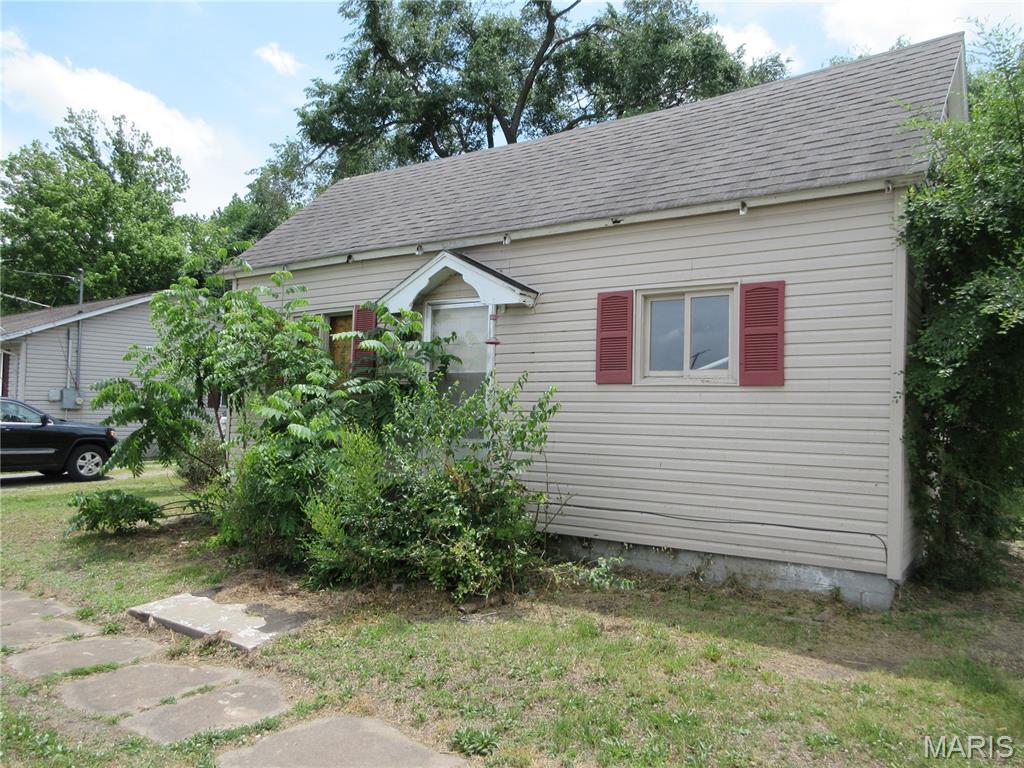 **Selling As-Is**
Fixer-upper opportunity in West Frankfort! Property is being sold AS-IS and has not been cleaned out. Wiring has been removed from the property and the home will require repairs and updates. Great potential for investors or buyers looking for a renovation project. Year built and square footage are estimated and not guaranteed. Buyer to verify all information.
**Broker Owned**