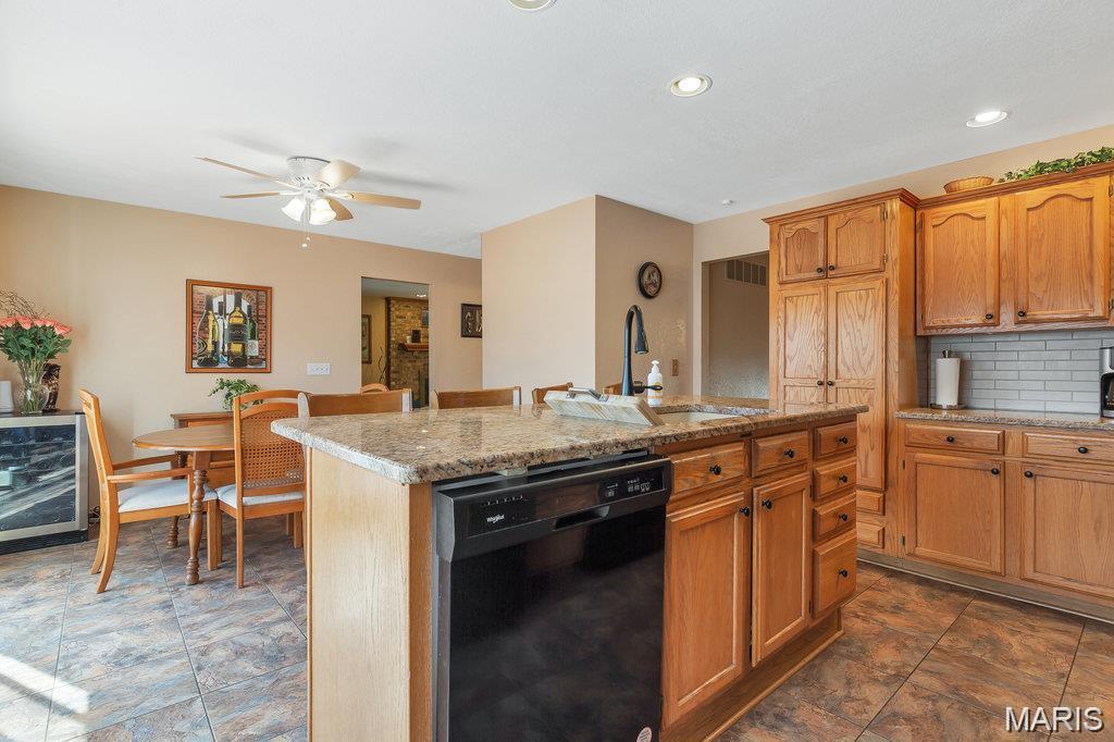 HIGHLAND HILLS - Residential Lease