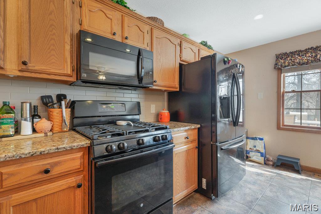 HIGHLAND HILLS - Residential Lease