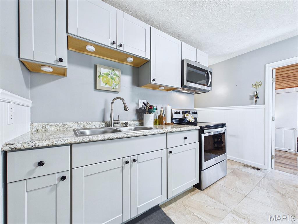 Meadow Heights First Add - Residential