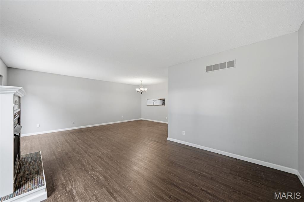 Beau Jardin Twnhms A Condo - Residential