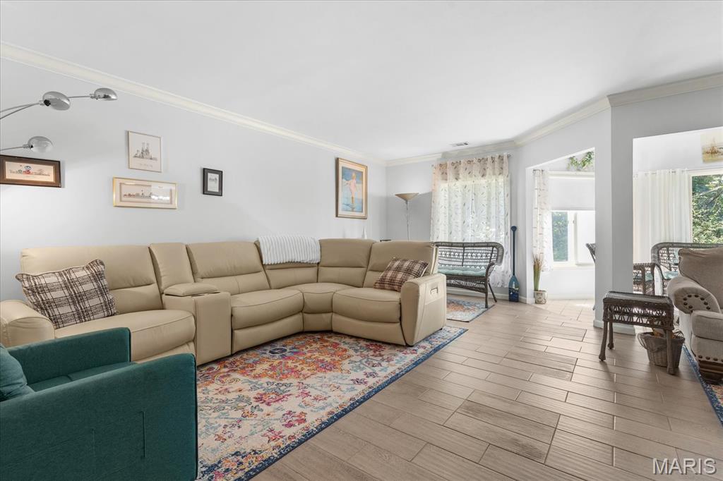 Woodridge Condo At Old Ballas - Residential