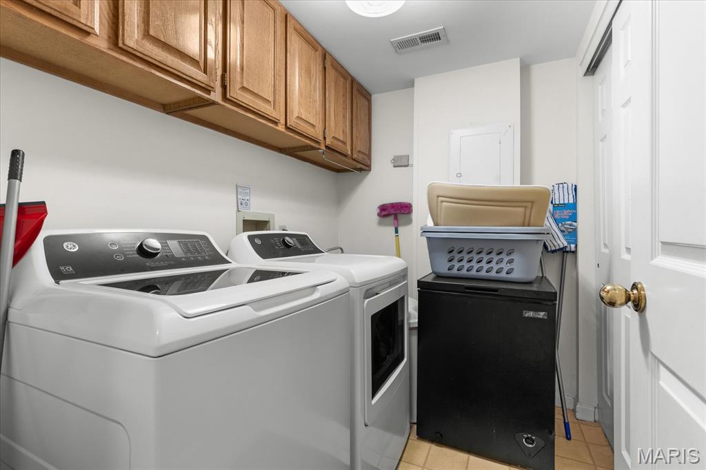 Woodridge Condo At Old Ballas - Residential