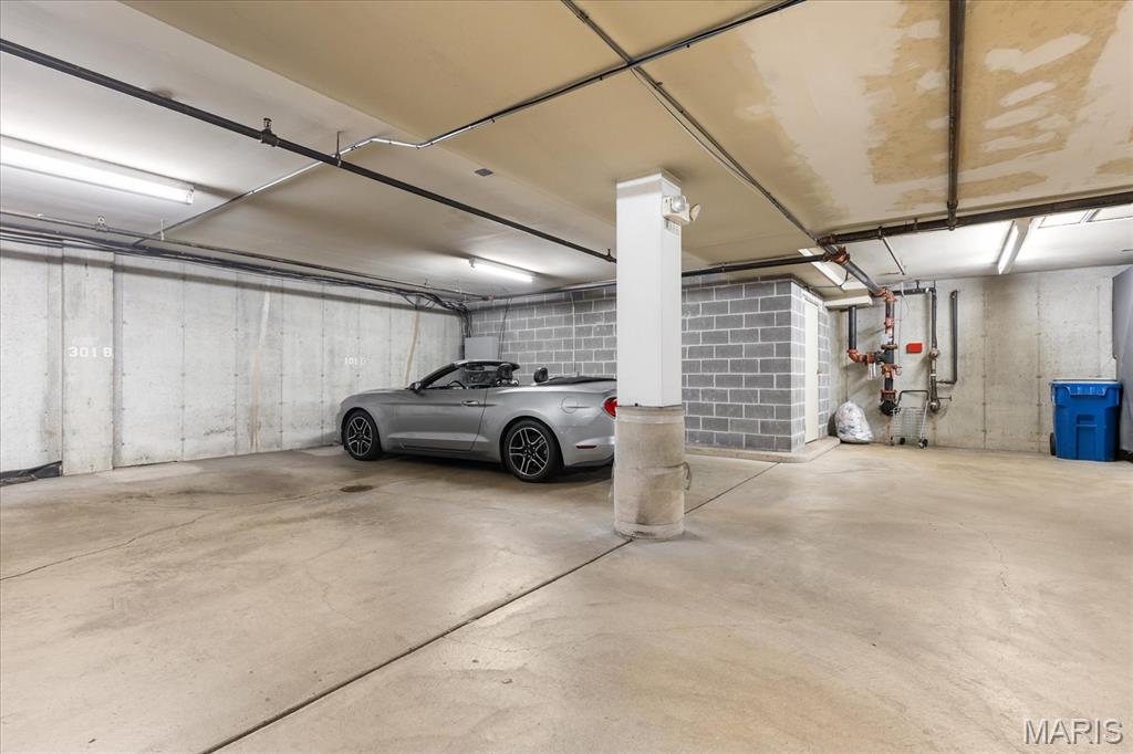 Woodridge Condo At Old Ballas - Residential