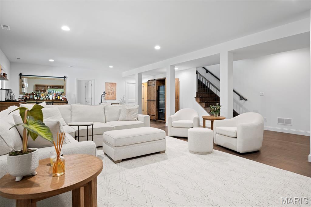 Arbors At Summit - Residential