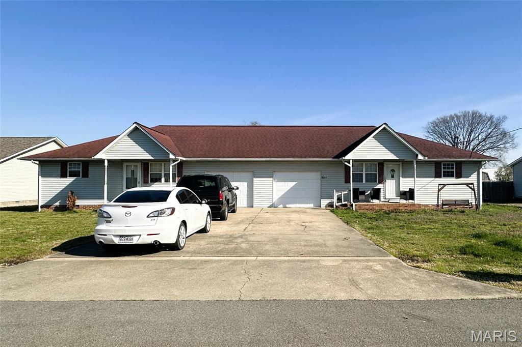 Income-producing duplex offering 2,096 total sq ft with two 2 bed, 1.5 bath units, each with a 1-car garage. Currently rented at $650/month per unit ($1,300 total monthly income).
Tenants pay utilities. Both units are on 1-year leases, providing consistent income stability.
Solid rental history, functional layout, and convenient location make this a strong addition to an investment portfolio.