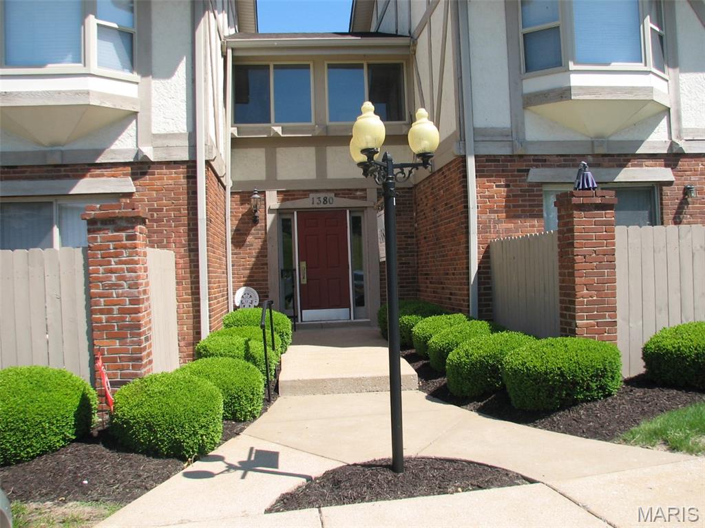Step into this beautifully updated condo featuring a walk-out patio with a fantastic view—perfect for morning coffee or relaxing evenings. Inside, you’ll find a clean, modern layout in a quiet cul-de-sac neighborhood that feels peaceful and private.

Enjoy granite countertops, a center island ideal for cooking or baking, stylish pendant lighting, and all appliances included. With two 1.5 bathrooms, in-unit laundry, individual basement storage, and access to the community pool and walking trail, this home checks every box for comfort and convenience.