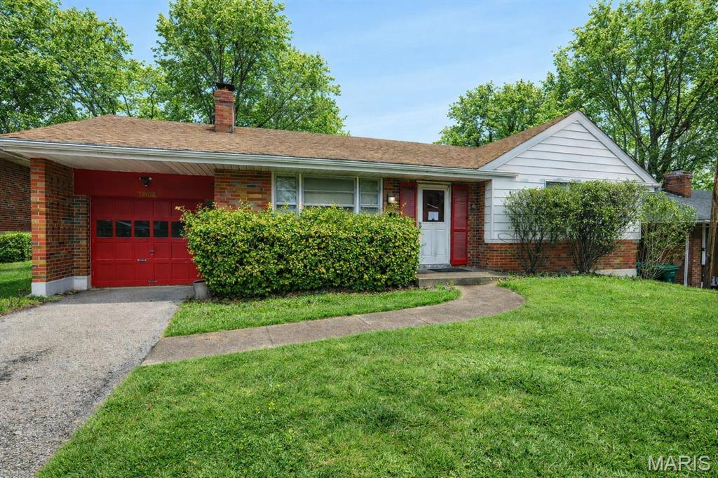 Fantastic 2 bed, 1 bath home with spacious rooms and great location. This brick & vinyl sided bungalow has approx 984sf on the main level and the partially finished lower level waiting for your finishing touches-  Estimating 1484sf of finished living space.  This is a nice home that needs a little TLC. This property is being sold as-is, property is lender-owned and U.S. Bank National Association is making no representations or warranties. The property must be listed for a minimum of 8 days after the first day that the property has been entered into the MLS. listed on 3/24/2026, offers can be accepted on 4/01/2026.  U.S. Bank is offering financing options for potential buyers.  U.S. Bank NA may have financing options available https://www.usbank.com/home-loans/mortgage.html.html.   AN AGENT MUST BE PRESENT FOR ALL SHOWINGS-  DO NOT TRESPASS- CALL YOUR AGENT TO SEE PROPERTY.   Some pics have been digitally staged.
