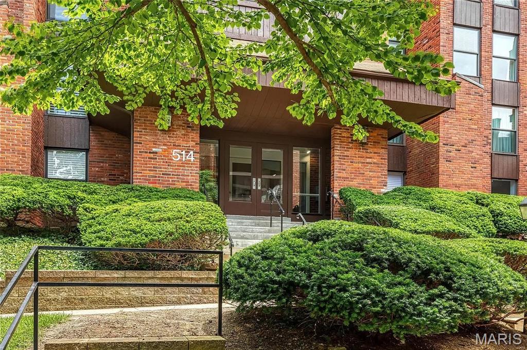 Welcome to this bright & airy stylish Condo w/ 2 bed, 2 full bath in the sought after Coeur de Royale Condominium. Large LR boasts extra space for entertaining & relaxing & flows seamlessly into the spacious Separate DR. Enjoy music throughout w/ many speakers wired from the built-in stereo cabinet in LR. Lovely detailed millwork & coffered ceiling accent the luxury sized Primary Bedroom w/ large, organized walk-in closet. Primary Bath has 2 linen closets, separate jet tub & shower. Custom Hall Bathroom beautifully updated w/ easily accessible large shower. 2 large pantries in Eat-in KIT w/ enclosed washer/dryer area. JENN AIR Downdraft Cooktop. In unit Utility/Storage room. Storage Closet in Underground Garage w/ assigned parking spot. New carpet throughout. Security/Elevator Bldg. Lots of Guest Parking for family & friends. Tree lined community w/ Clubhouse, Pool & Tennis Court. Water/sewer/trash all included dues. Location: Upper Level