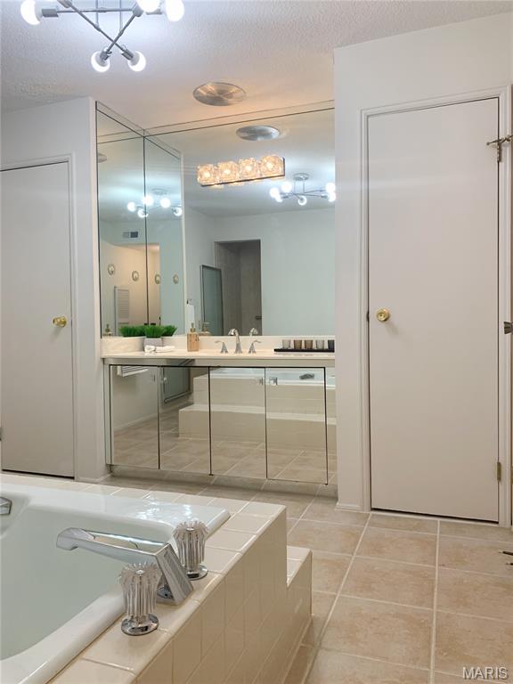 Coeur De Royale Condo - Residential