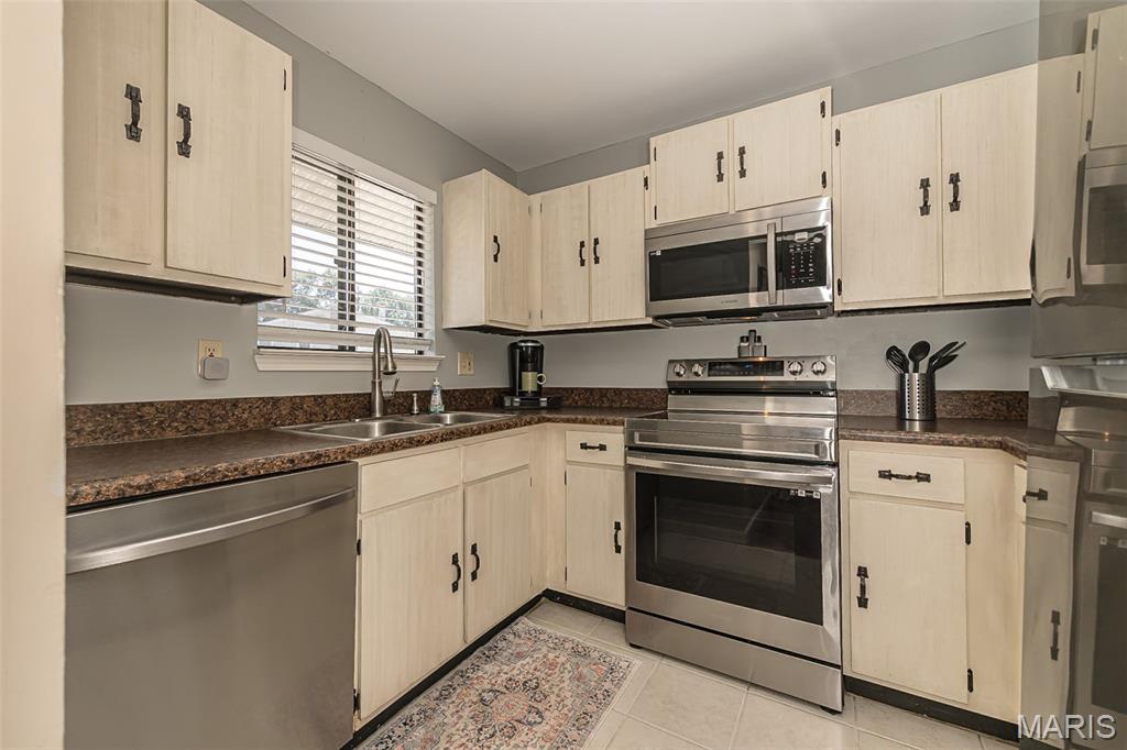 Summer Winds Condos - Residential