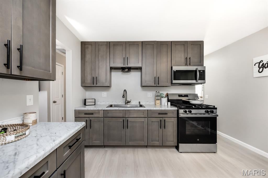 Meadowdale Heights 1st Add - Residential