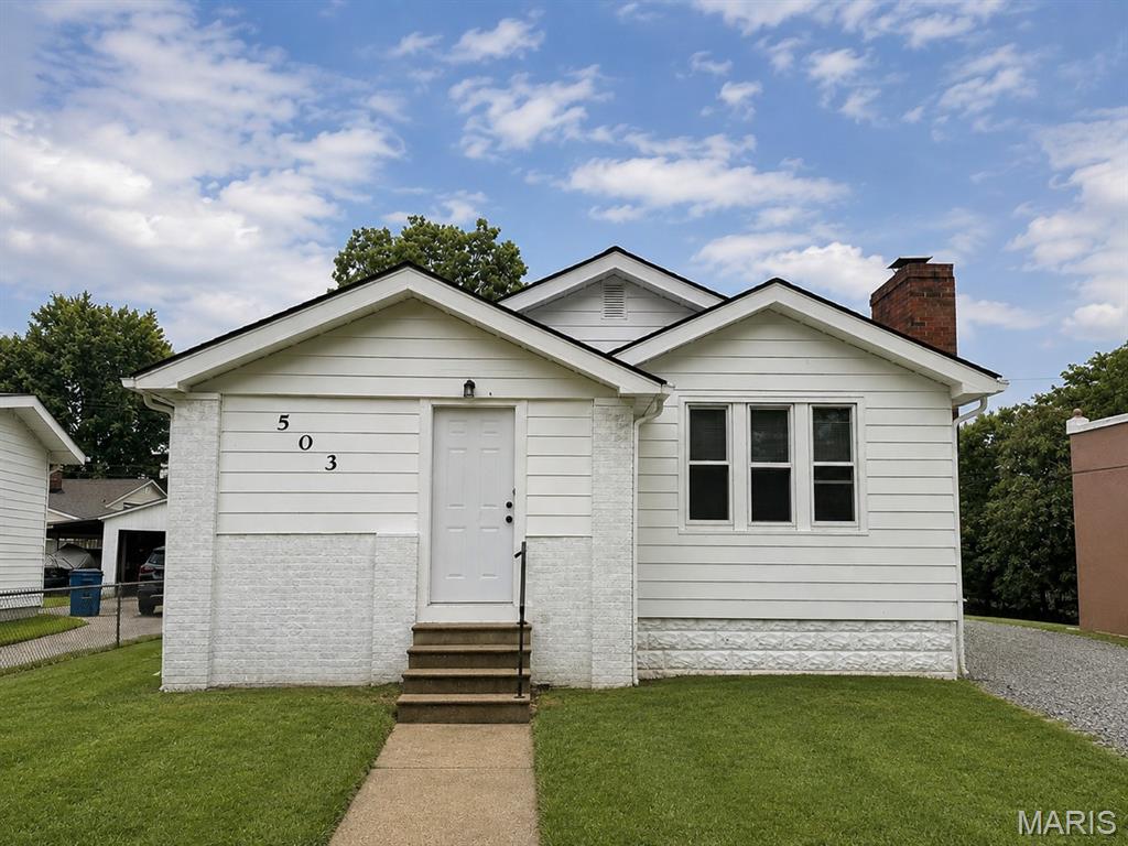 2-bed / 1-bath charmer in the heart of Wood River!  This one was fully remodeled less than 2 years ago!  New roof 2026!  Oversized 2 car garage!  Attached carport!  Fully fenced in yard!  Newer stainless steel kitchen appliances!  Call your favorite agent to set up a showing today!