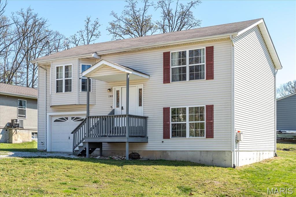 Relax and enjoy this great home in the private Lake St. Clair community.  Open concept floor plan recently updated with brand new paint and flooring throughout.  Nice yard with room to play.  Close walk to one of the four lakes where you can fish or boat as a Lake St. Clair resident.