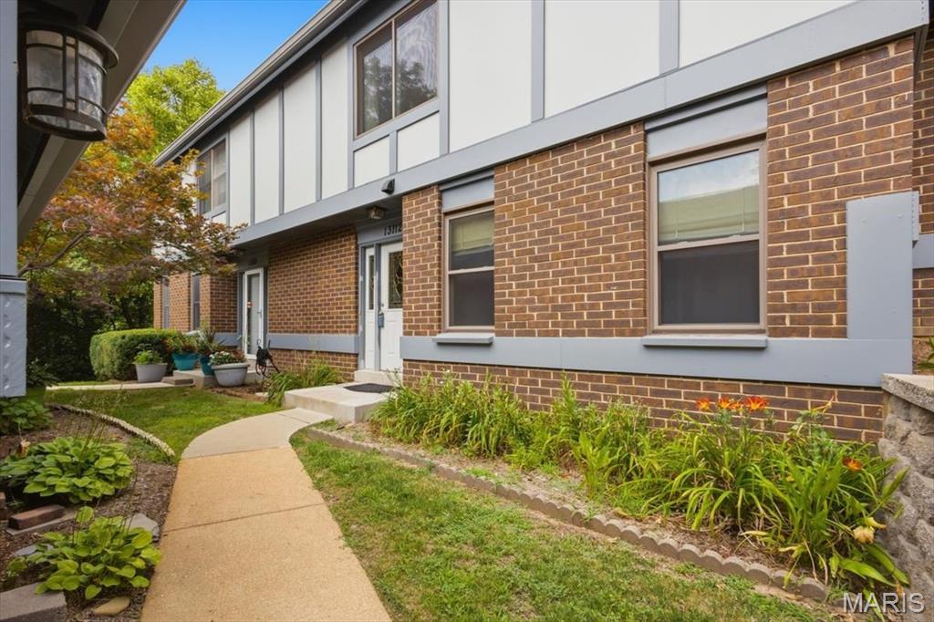 Royal Pines Condo Sixteenth - Residential