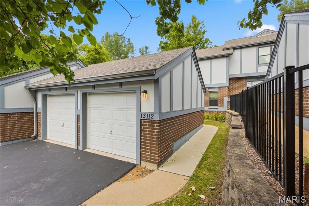 Royal Pines Condo Sixteenth - Residential