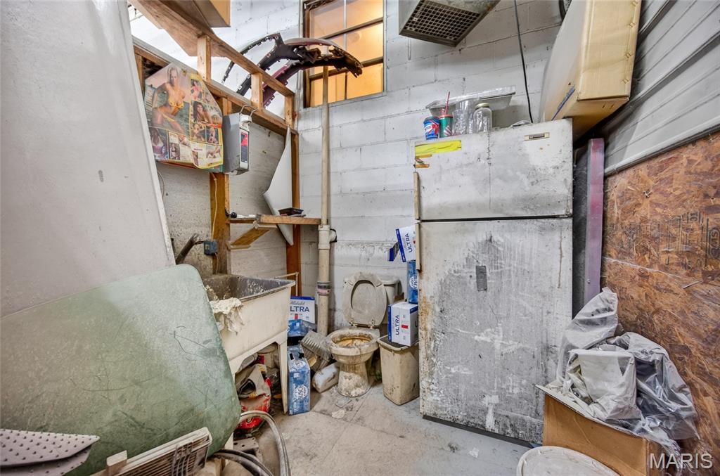 U/K - Commercial Sale