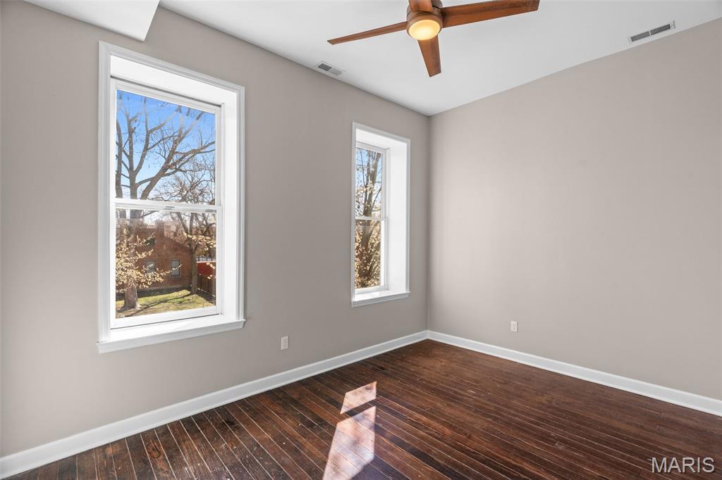 2253-2255 Indiana Ave Twnhs - Residential Lease