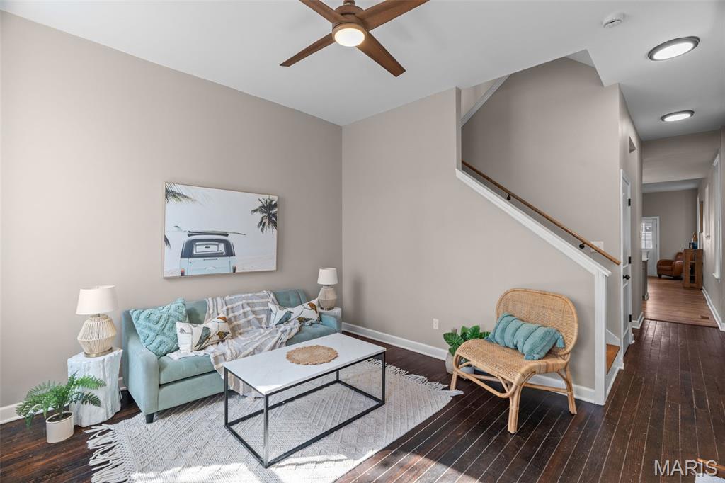 2253-2255 Indiana Ave Twnhs - Residential Lease