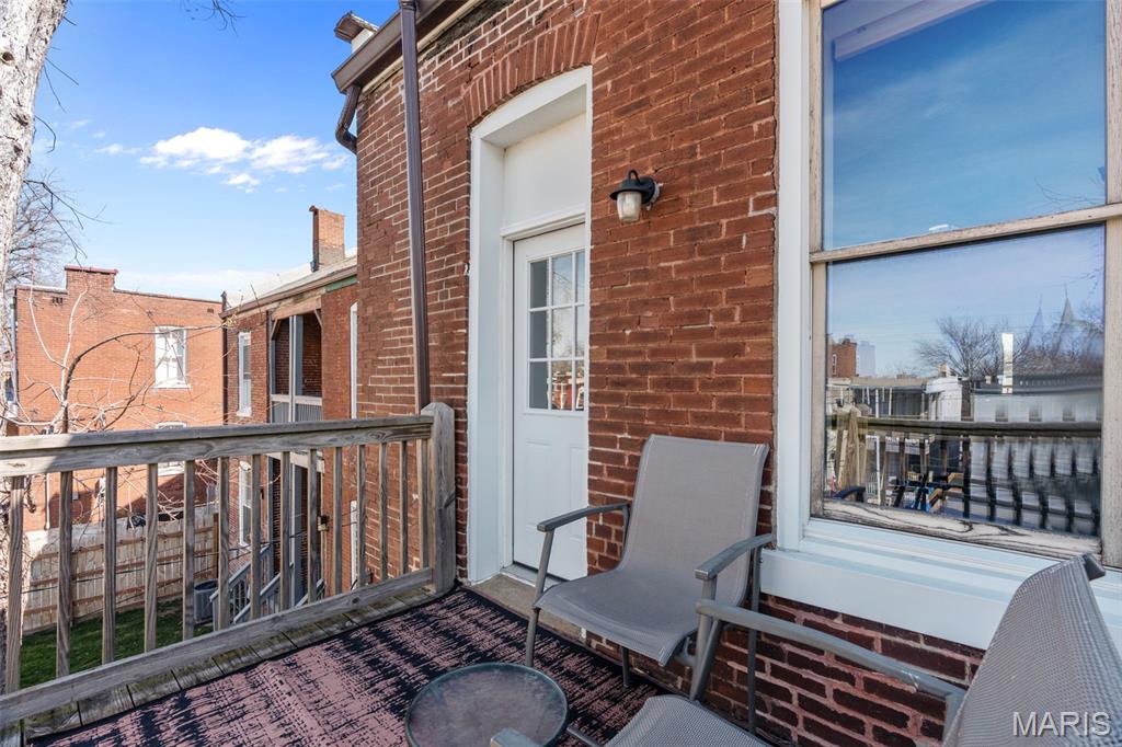 2253-2255 Indiana Ave Twnhs - Residential Lease
