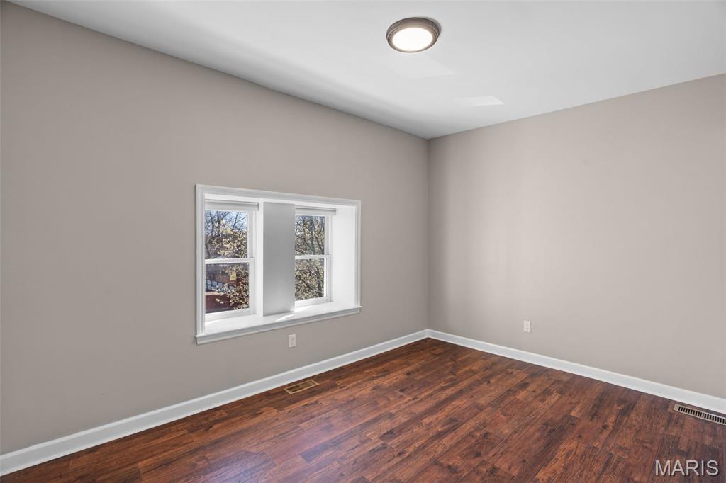 2253-2255 Indiana Ave Twnhs - Residential Lease