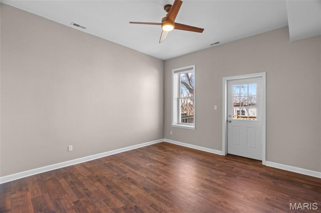 2253-2255 Indiana Ave Twnhs - Residential Lease