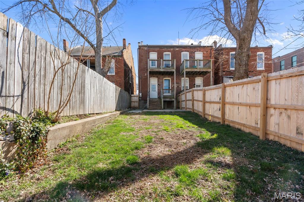 2253-2255 Indiana Ave Twnhs - Residential Lease