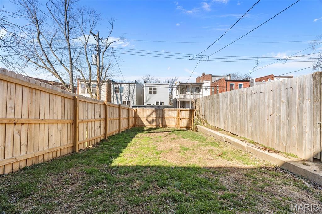 2253-2255 Indiana Ave Twnhs - Residential Lease