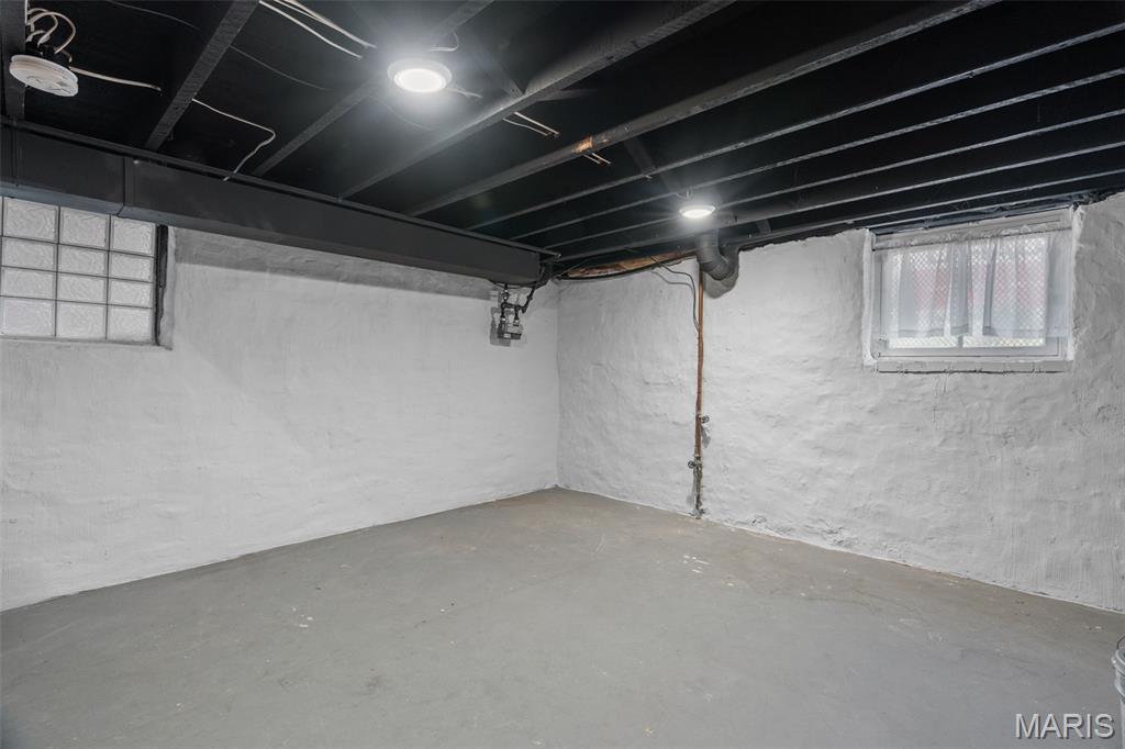 2253-2255 Indiana Ave Twnhs - Residential Lease