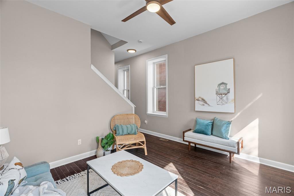 2253-2255 Indiana Ave Twnhs - Residential Lease