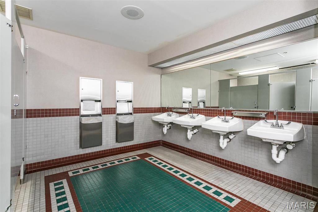 Parkway Professional Plaza #1 - Commercial Sale