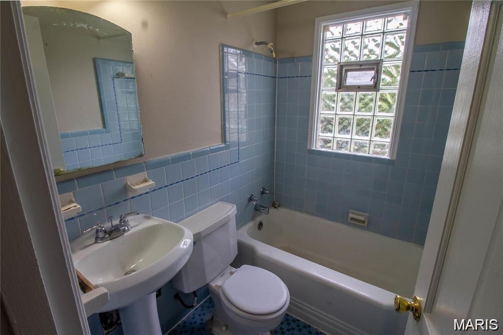 Riverview Terrace Add 01 - Residential Lease