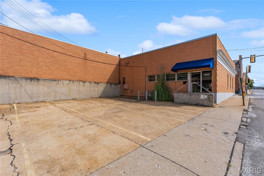 Belleville - Commercial Sale