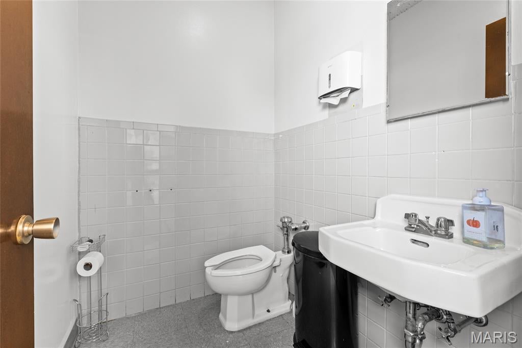 Belleville - Commercial Sale