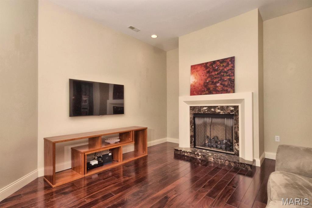Demun Pointe Condo - Residential Lease