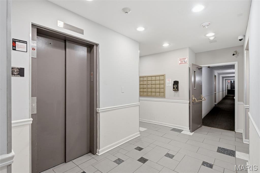 5330-5360 Pershing Condo - Residential