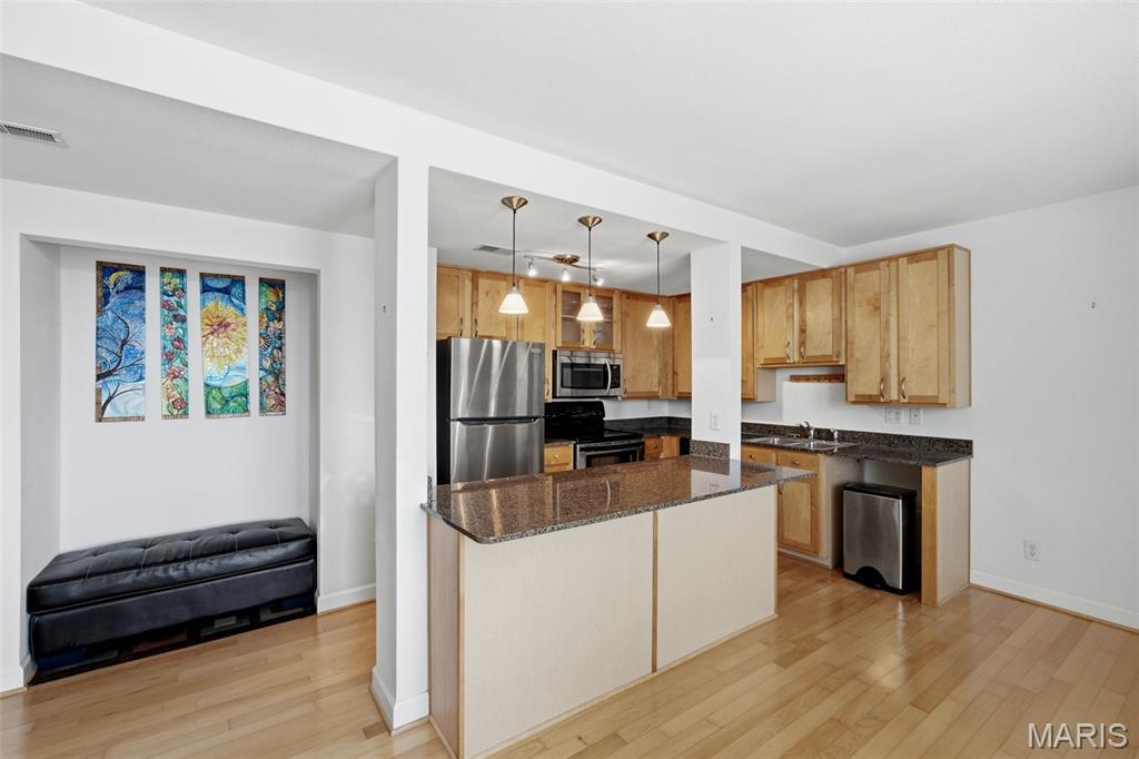 5330-5360 Pershing Condo - Residential