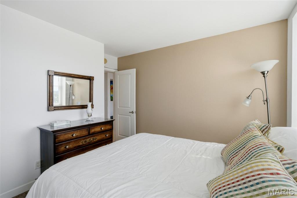 5330-5360 Pershing Condo - Residential