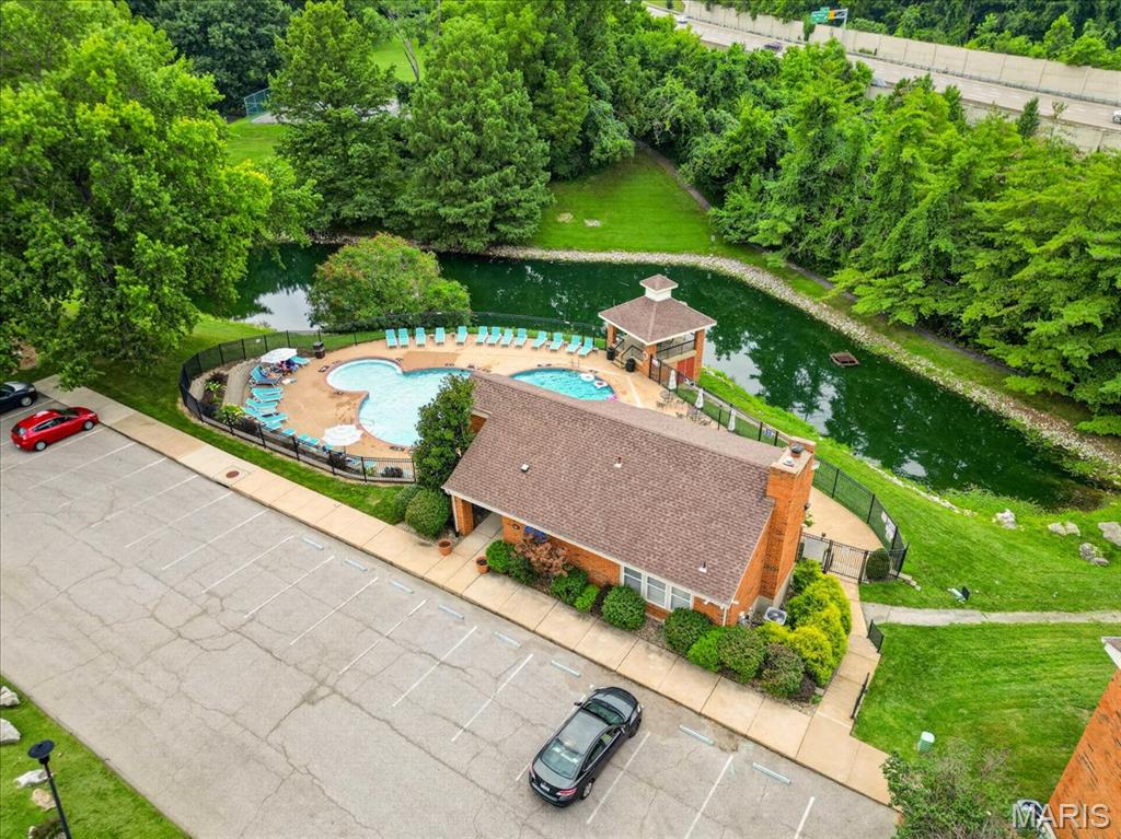 Greenbriar Condo - Residential