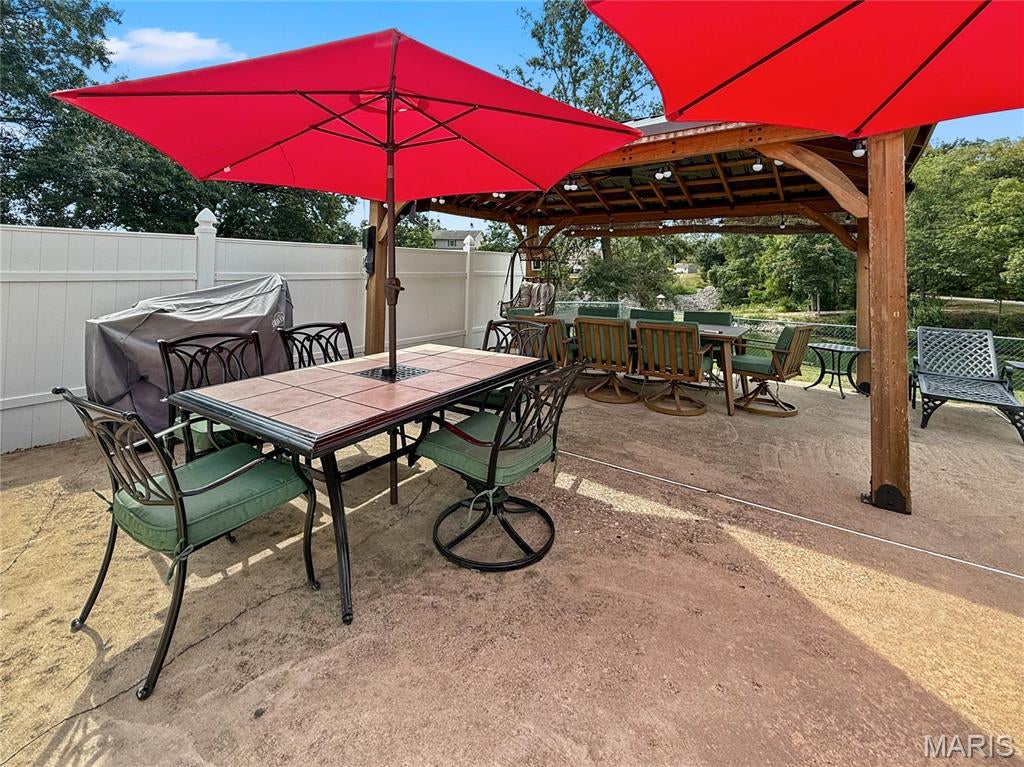 Briarwood Lake Estate - Residential