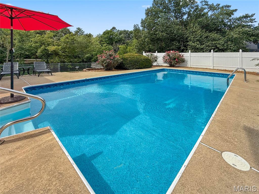 Briarwood Lake Estate - Residential